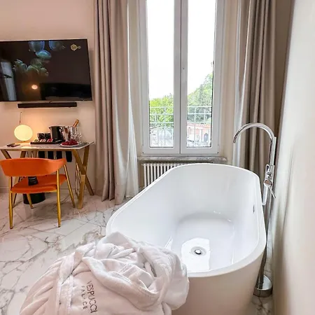 Konukevi Vespucci Palace 4*